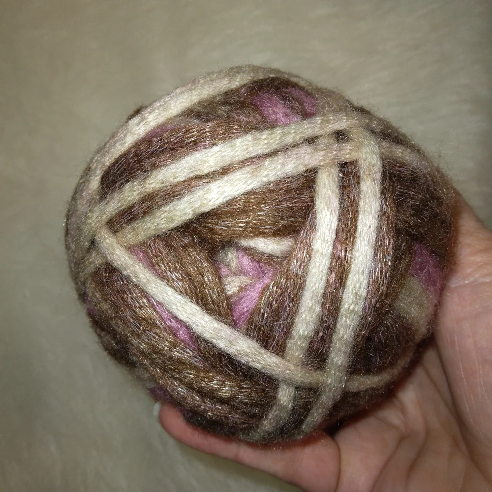 Nob Hill Yarn 5% tan